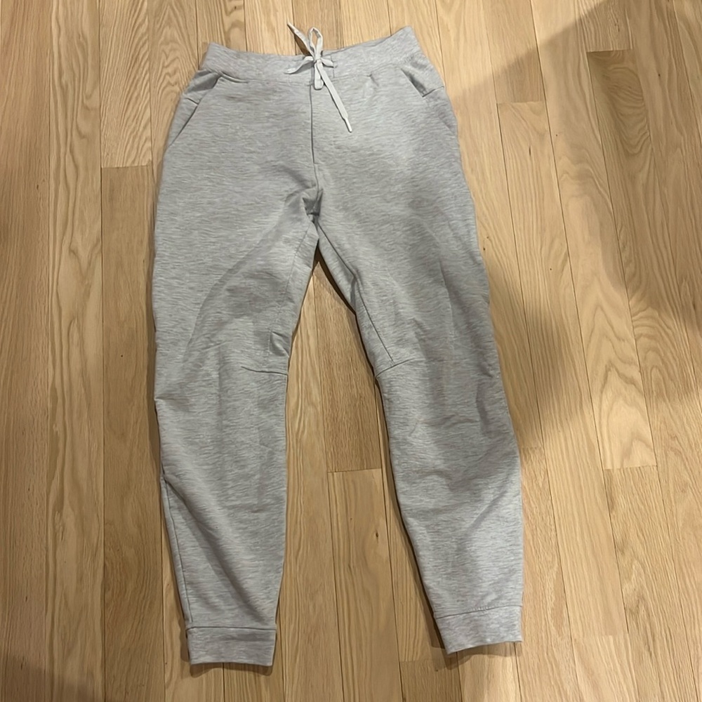 Lululemon men’s joggers